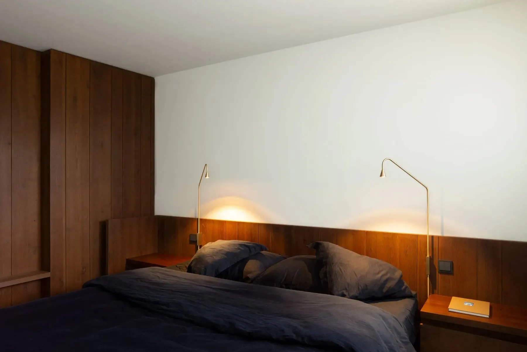 Austere - Wall Lamp