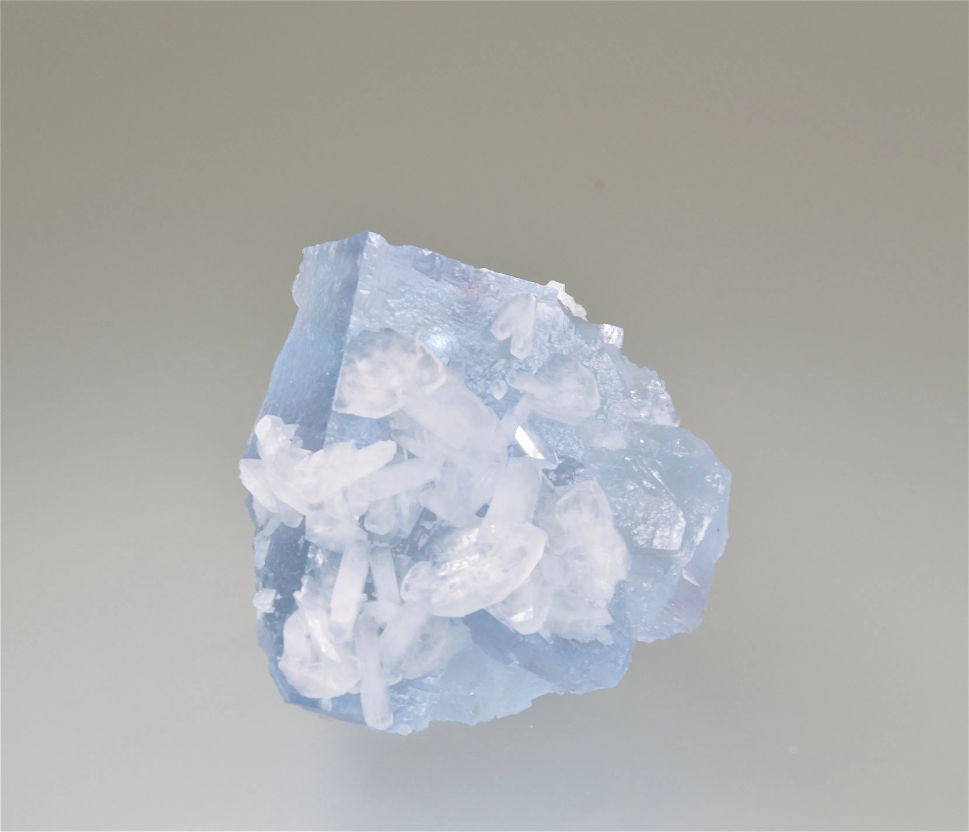 Barite on Fluorite, Rosiclare Level Minerva #1 Mine, Ozark-Mahoning Company, Cave-in-Rock District, Southern Illinois, Mined January 1991, Kalaskie Collection #42-172, Miniature 2.3 x 3.5 x 3.9 cm, $500.  Online 10/6.