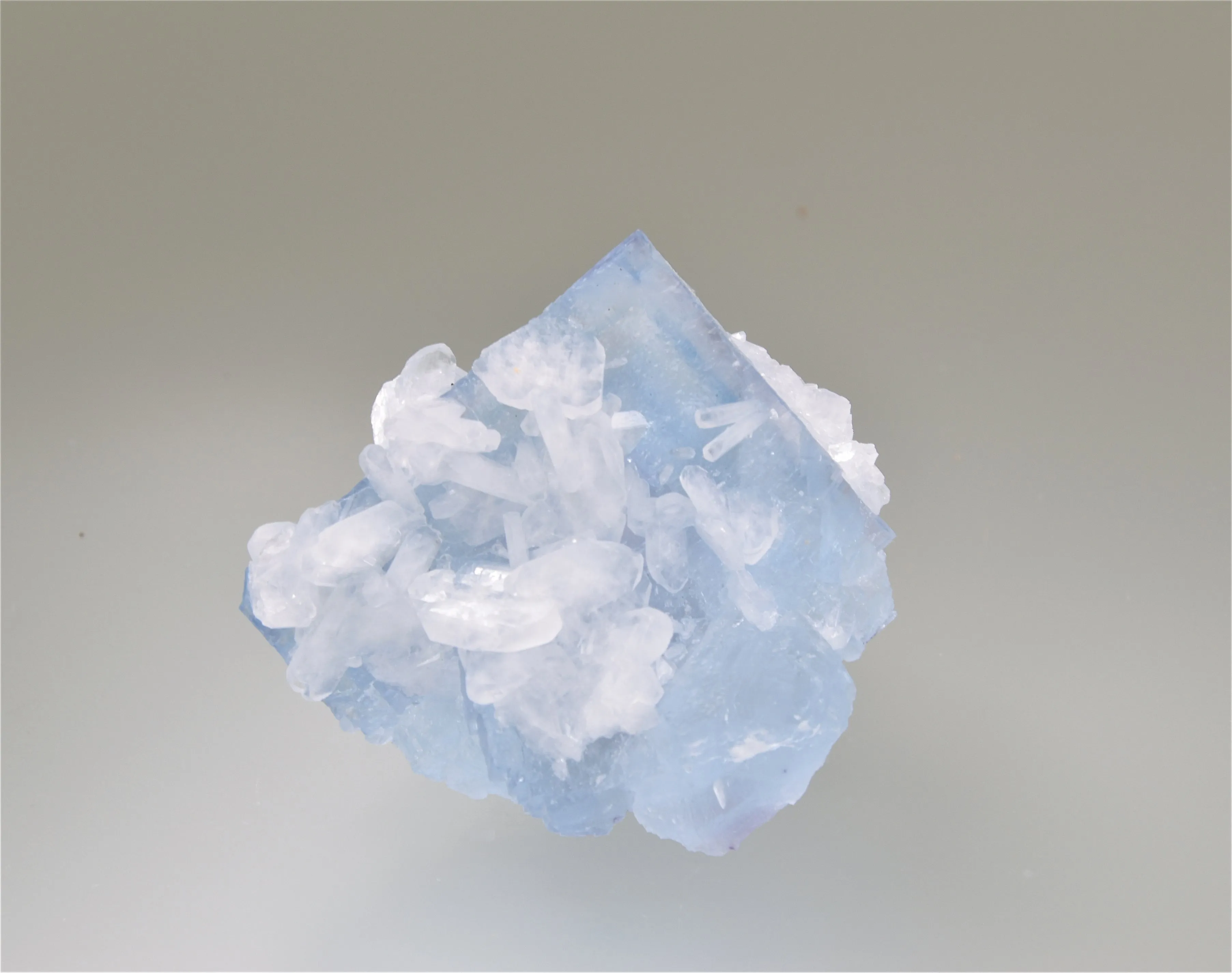 Barite on Fluorite, Rosiclare Level Minerva #1 Mine, Ozark-Mahoning Company, Cave-in-Rock District, Southern Illinois, Mined January 1991, Kalaskie Collection #42-172, Miniature 2.3 x 3.5 x 3.9 cm, $500.  Online 10/6.