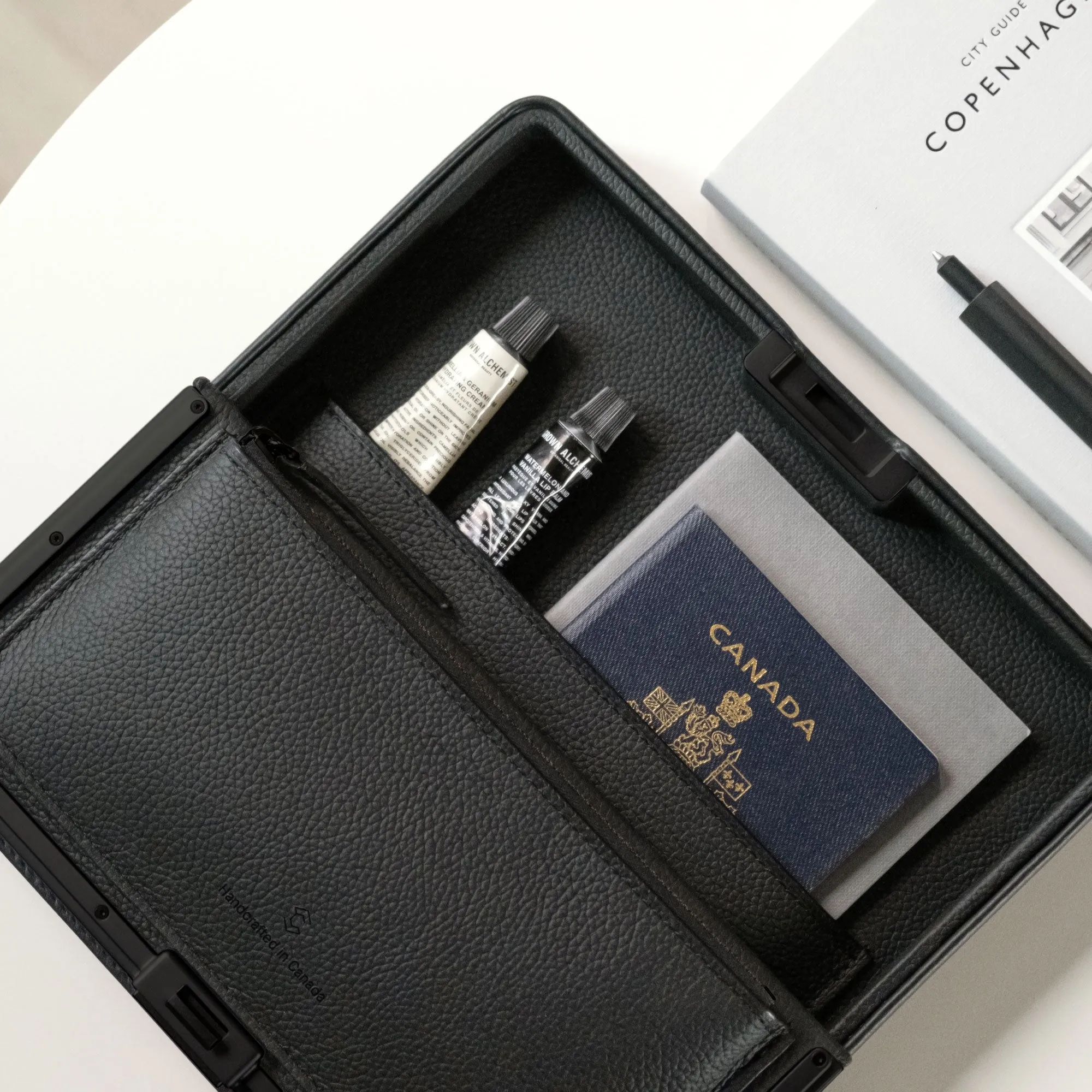 FRASER TRAVEL WALLET - BLACK / BLACK