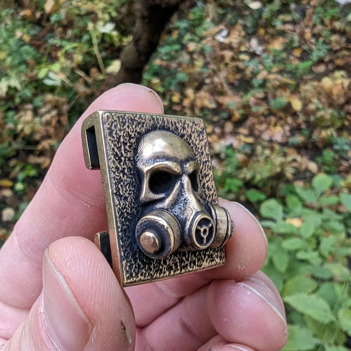 Gas mask molle clip
