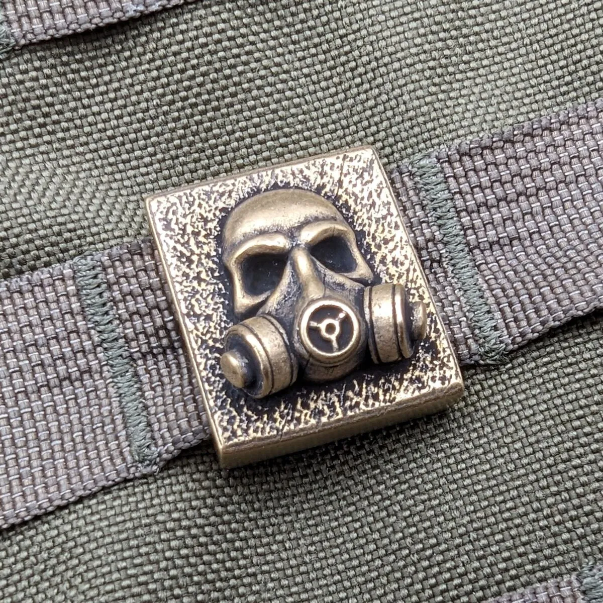 Gas mask molle clip
