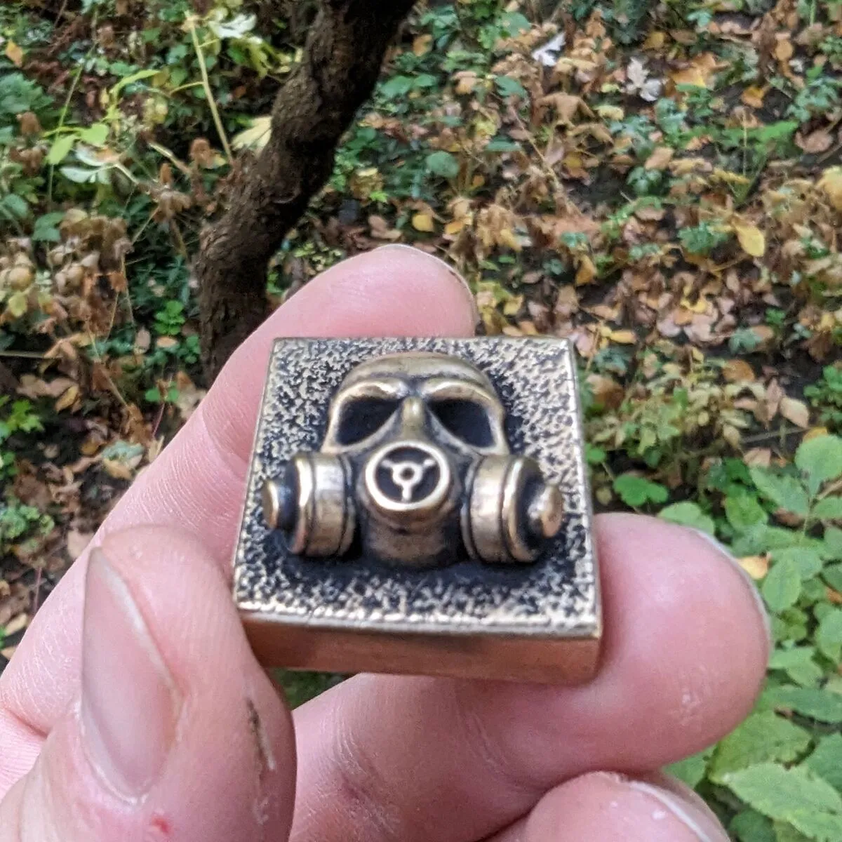 Gas mask molle clip