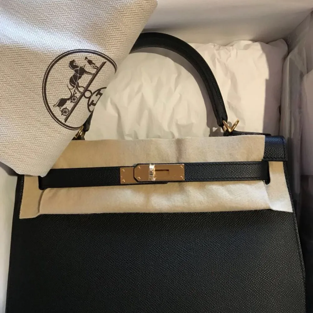 Hermès Kelly 28 Noir (Black) Sellier Epsom Gold Hardware GHW