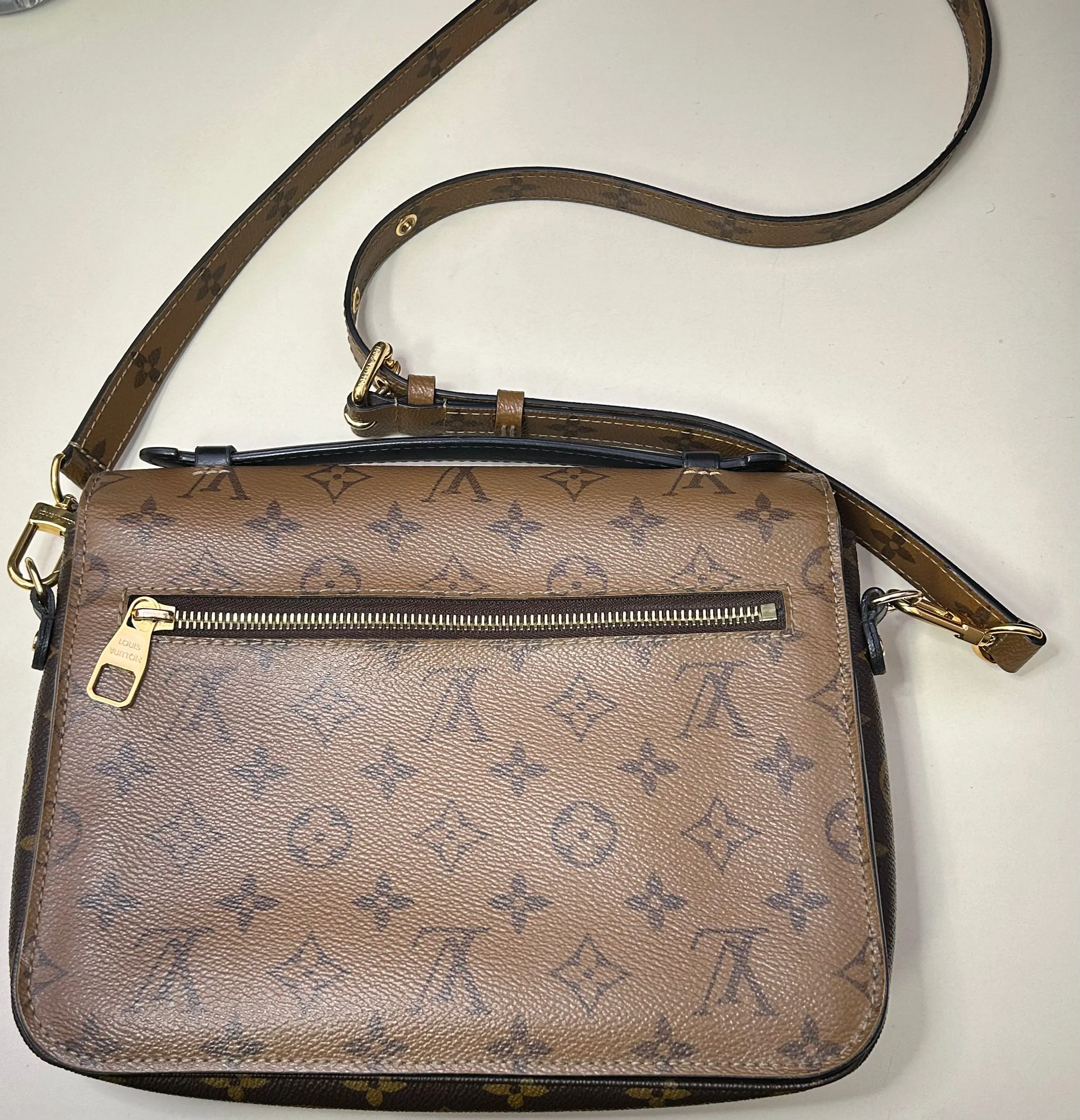 Louis Vuitton Reverse Métis