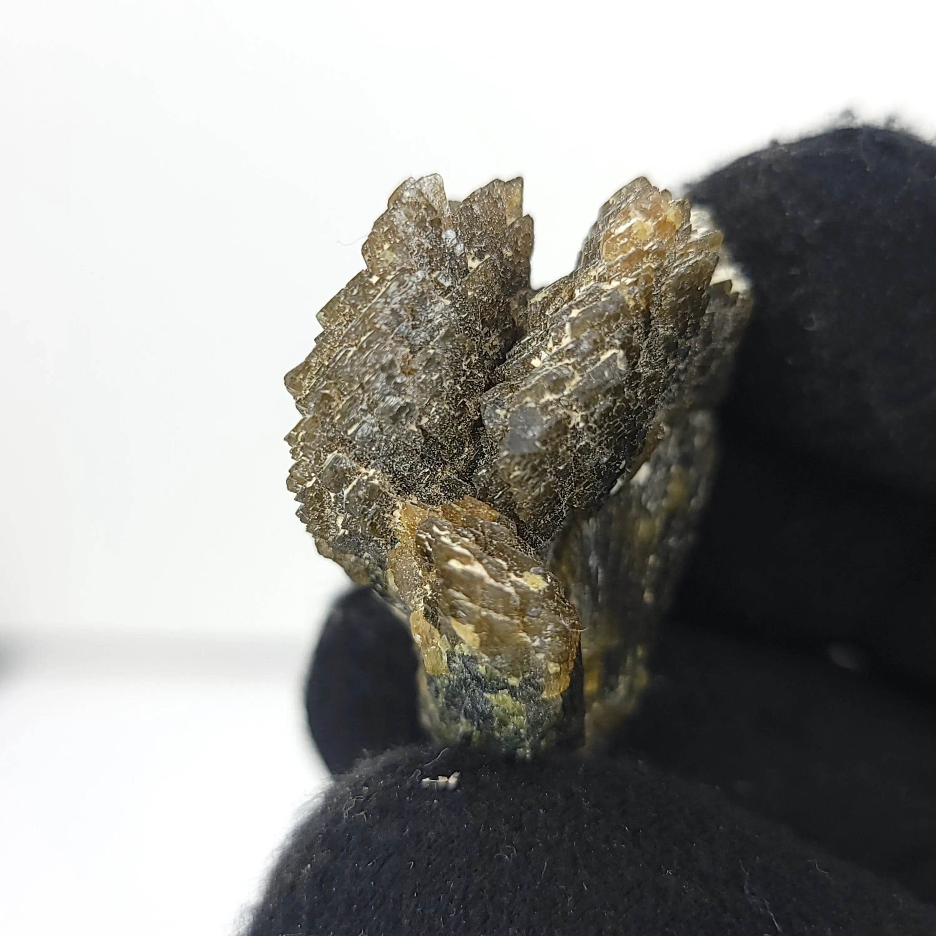 Lustrous Epidote Cluster. 28g.