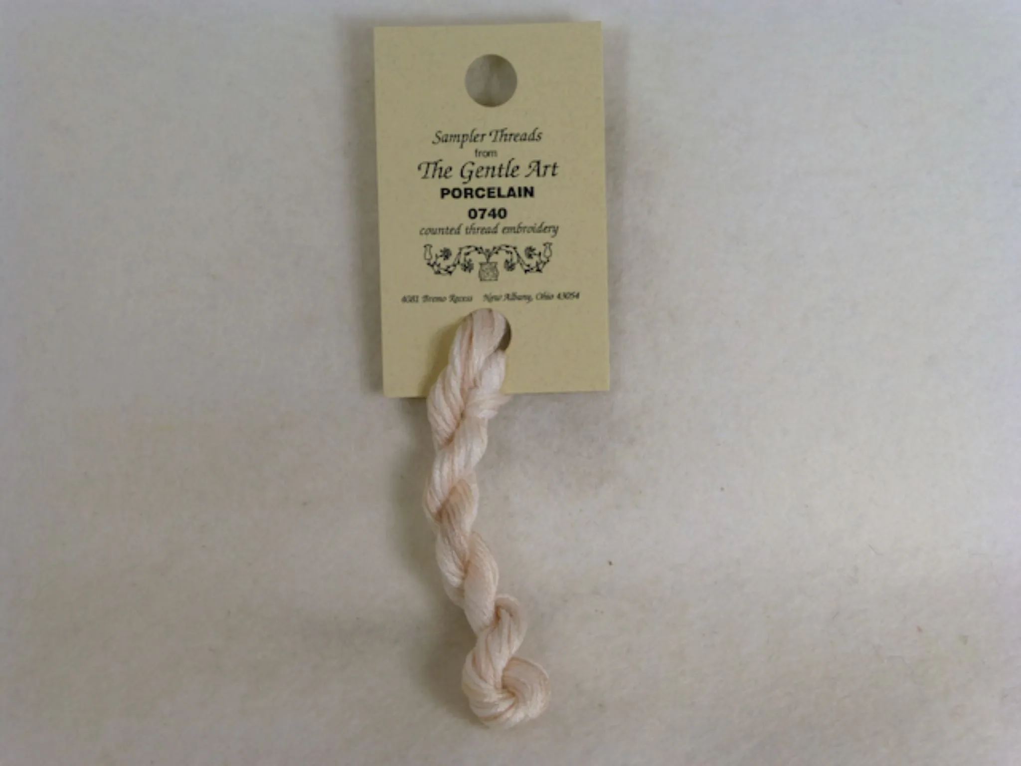 Sampler Threads 0740 Porcelain