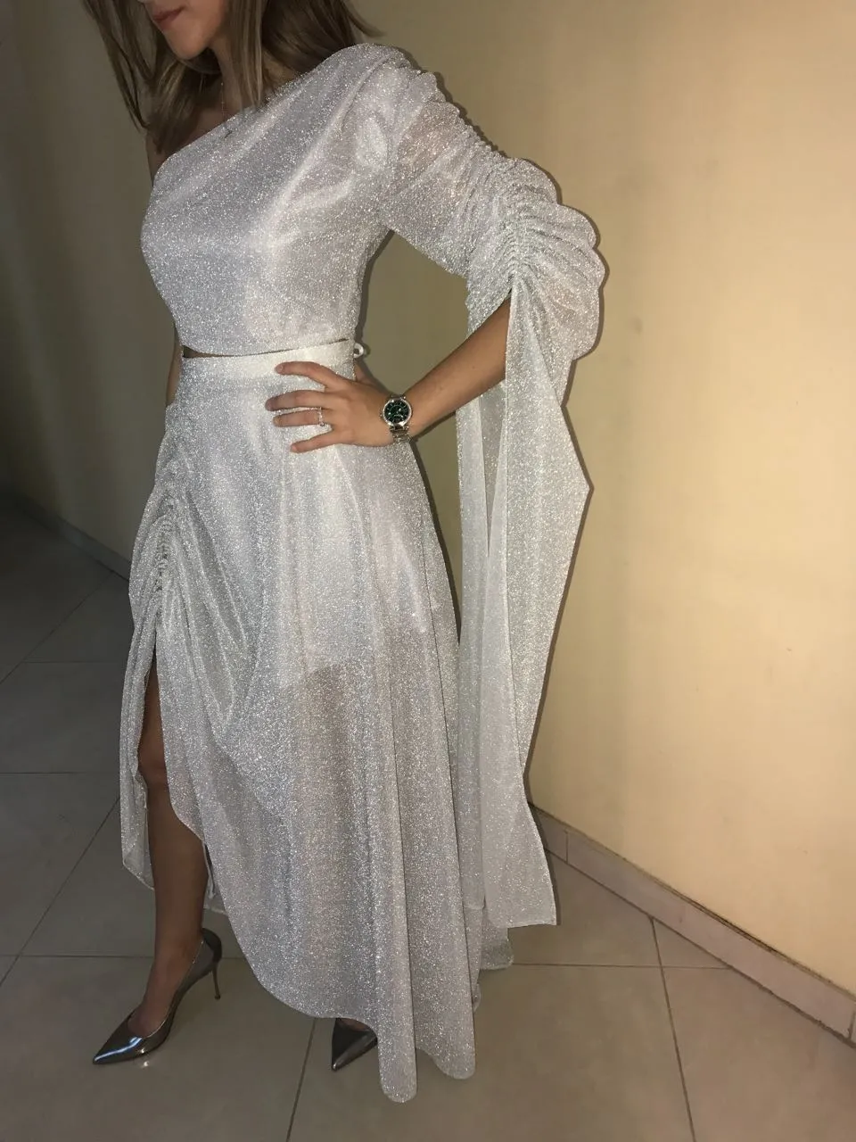 Shimmer One shoulder Crop