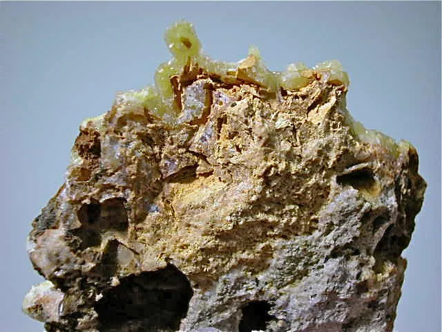 Smithsonite, Rush Creek District, Marion County, Arkansas, Collected c. late 1970s, Dr. Perry & Anne Bynum Collection, Miniature 1.5 x 6.0 x 6.0 cm, $125.  Online 11/2 SOLD