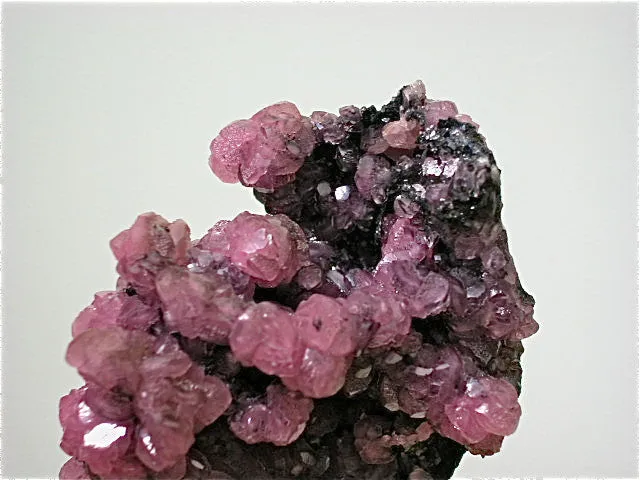 Smithsonite, Tsumeb Mine, Namibia 3.3 x 4.8 x 8 cm $3000. Online 9/06